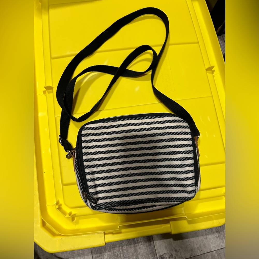 Crossbody purse